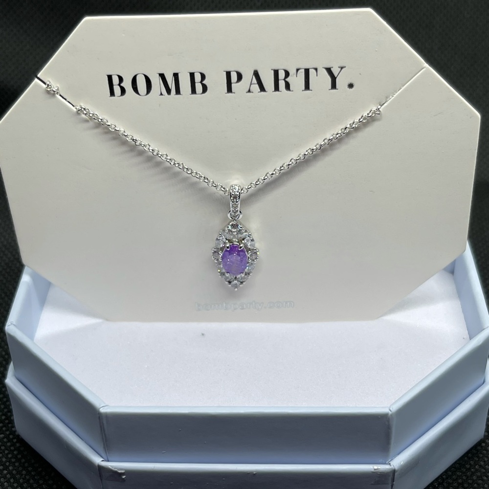 Bomb party necklace